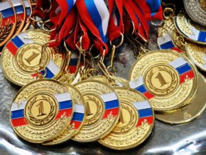 101 медаль разного достоинства завоевали в Астрахани волгоградские пловцы