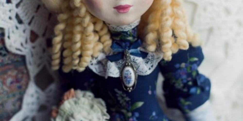 Волгоградцев научили делать кукол по технологии мастеров XVIII века