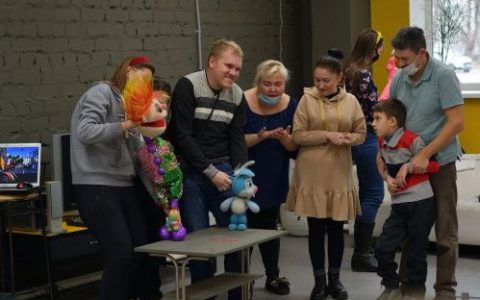 Артисты Волгоградского театра кукол провели инклюзивный мастер-класс